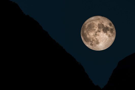 La rare super lune de juillet 2023 inspirera chaque signe du zodiaque à